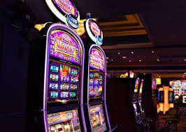 Classic Slots ဂိမ်း — ရိုးရာ 3-reel slot သင်္ကေတများ